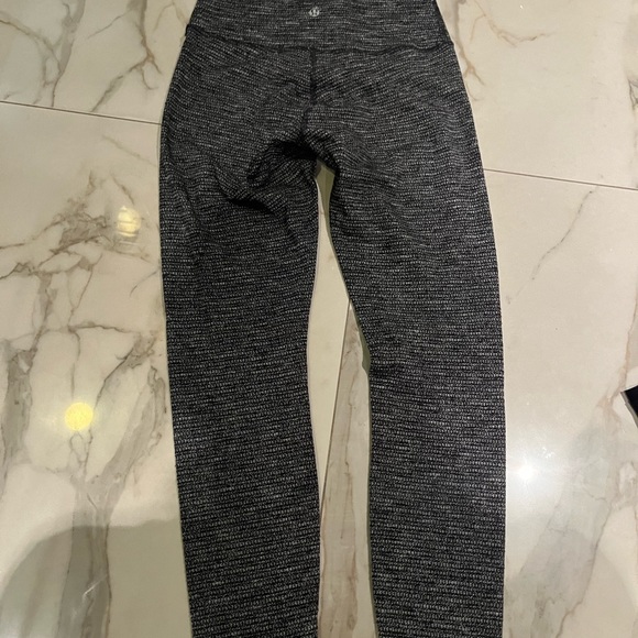 Lululemon Athletica leggings never worn - Picture 3 of 4